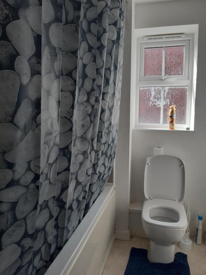 Our Guests Are Royal Apartment Higham Ferrers Exterior photo